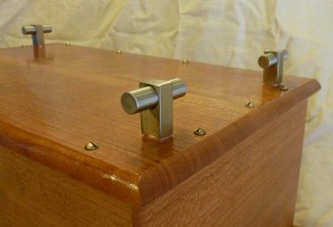 Here is a close up detail view of the t-knobs which I thought contrasted with yet accentuated the rounded edges of the outer case.